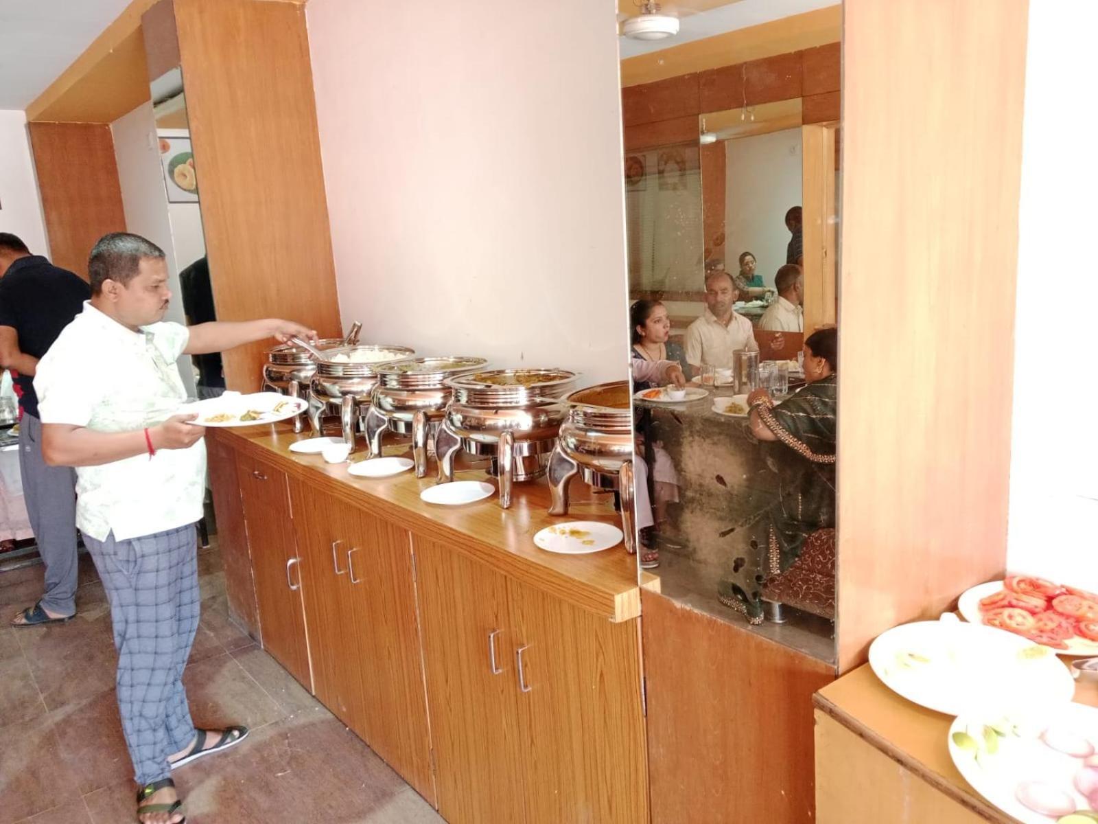 Hotel Sai Kamal Shirdi Exterior foto
